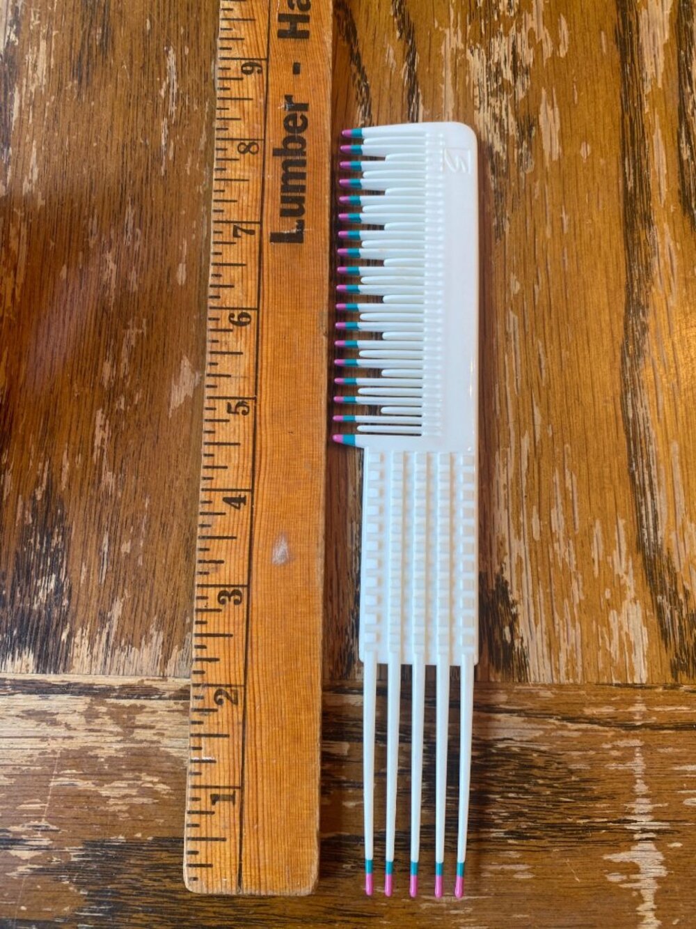 Retro Lift Pic Comb With Color-Tipped Teeth & Pick Vintage 1980s White - Picture 2 of 2